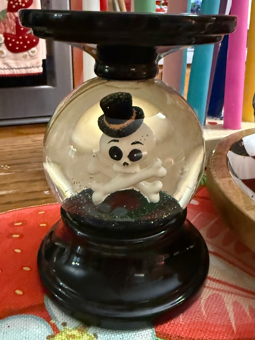 Bath and Body Works Skull & Crossbones ❄️ Globe 3-wick candle holder Halloween
